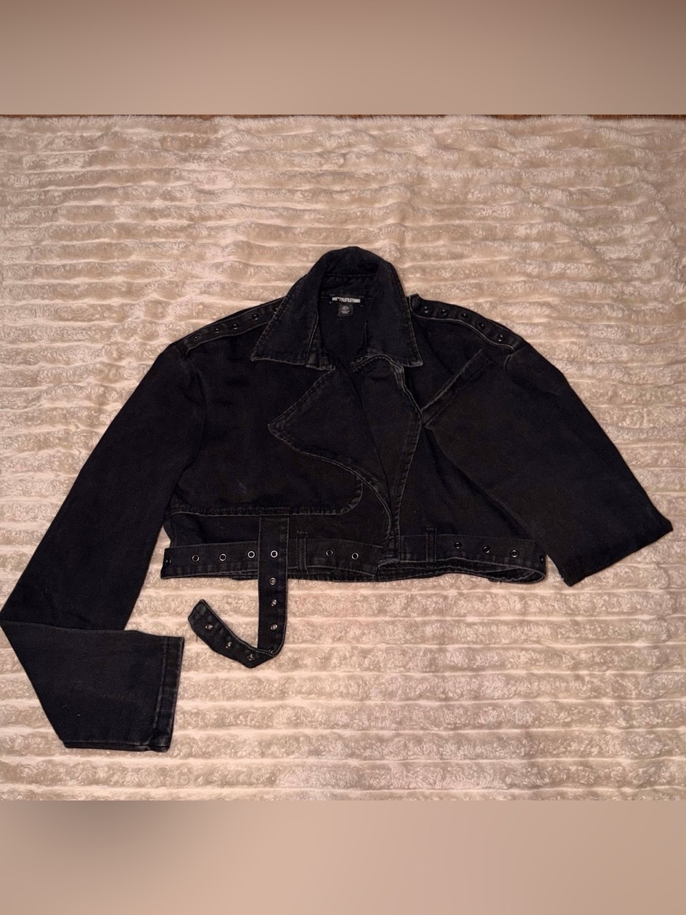 PrettyLittleThing Black Cropped Denim Jacket